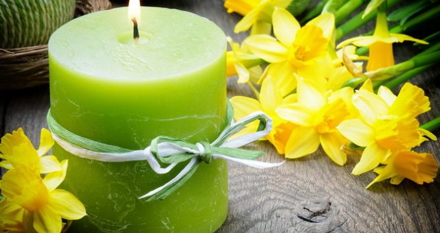 Арома свечи своими руками в домашних условиях – Как самому сделать свечи в домашних условиях. Новогодние свечи своими руками: пошаговые инструкции. Свечи из воска своими пошагово с фото. Мастер-классы, как сделать разные свечи: из бумаги, из старых свечей, ароматические свечи, гелевые свечи своими руками. Как сделать свечу в домашних условиях своими руками