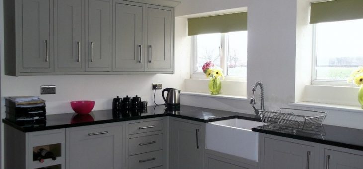 Белые кухни модерн в интерьере реальные фото – Белая кухня — 85 фото современных и стильных дизайнов кухни белого цвета