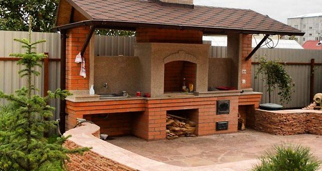 Беседки с мангалом барбекю и печкой из кирпича фото – Обзор беседок с печкой и мангалом, с барбекю, фото деревянных, каменных и кирпичных конструкций, советы как построить печной комплекс для беседки своими руками