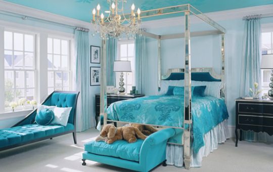 Бирюзовая спальня фото – Бирюзовая спальня, в интерьере, дизайн, цвете, стены, потолок, кровать, аксессуары, фото, видео