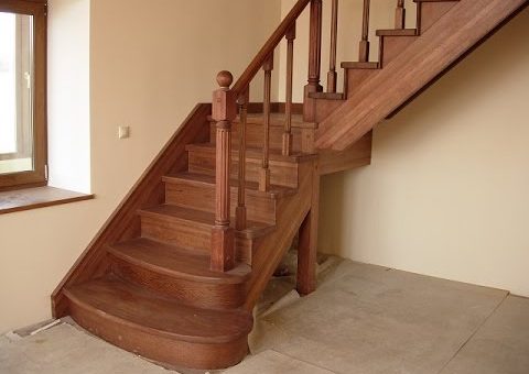 Дерев яні сходи – Как построить деревянную лестницу своими руками в доме: Пошаговая инструкция +Видео