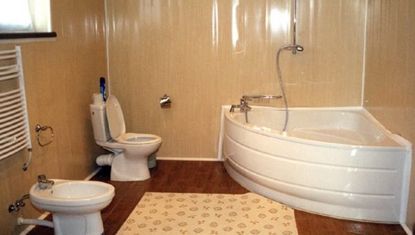 Дешевый вариант отделки ванной комнаты