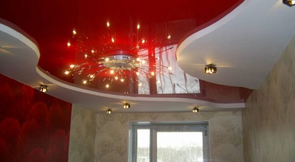 Двухуровневые натяжные потолки с перфорацией – Двухуровневые натяжные потолки в зале: видео, особенности замера при монтаже конструкции своими руками, установка профиля и багета, подбор дизайна: инструкция и фото