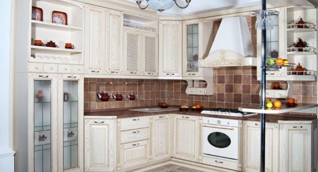 Фото кухни классика светлые