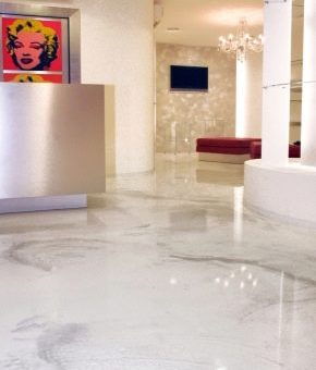 Фото заливной пол в квартире – устройство заливного жидкого пола в квартире, отзывы о самовыравнивающемся покрытии, преимущества и недостатки