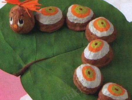 Гусеница из листьев – Поделка Гусеница — как сделать своими руками, из грецких орехов и сухих листьев / Поделки из природного материала своими руками для детей — из шишек, из спичек, из ракушек