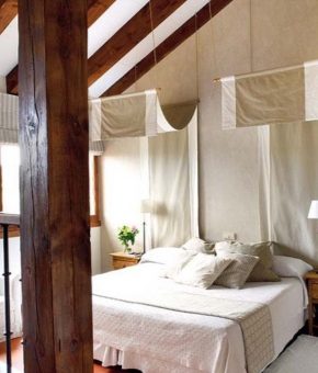 Интерьер спальни мансарда – дизайн интерьера комнаты на чердаке в доме со стойками, на мансардном этаже с комбинированной отделкой