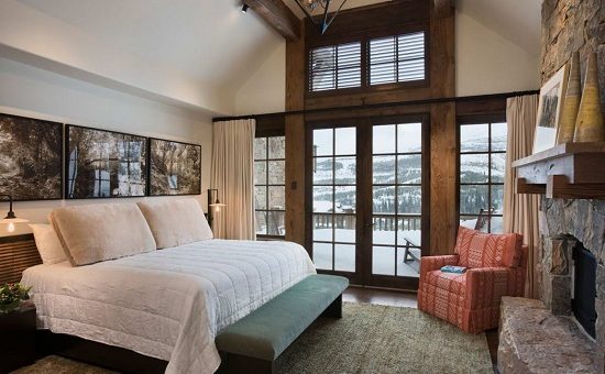 Интерьер спальни в загородном доме – Красивый интерьер спальни в загородном доме, фото дизайна спальни на даче, в деревянном доме, выбор оптимального размера комнаты, вида отделки, планировки