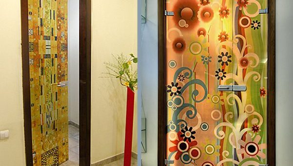 Как декорировать дверь своими руками фото – дизайн межкомнатных моделей в квартире, оформление, украшение и декорирование конструкций своими руками