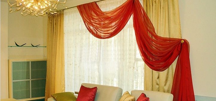 Как красиво повесить шторы на кухне – оригинальные идеи оформления окон, как вешается кисея, драпировка и другие варианты в интерьере