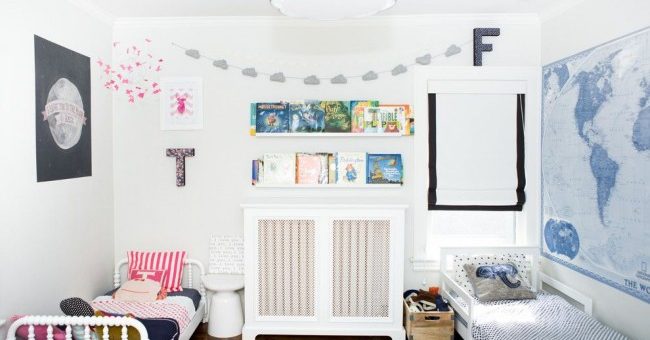 Как разделить детскую комнату на две зоны для разнополых детей – Детская комната для двух разнополых детей. Организация рабочего и спального пространства.