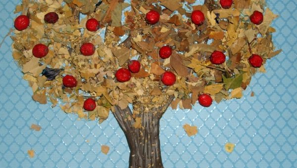 Как сделать из сухих листьев дерево
