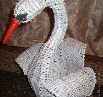 Как сделать лебедь из газетных трубочек – Второй лебедь и мини мастер-класс. — Плетение из газетных трубочек — Поделки из бумаги — Каталог статей