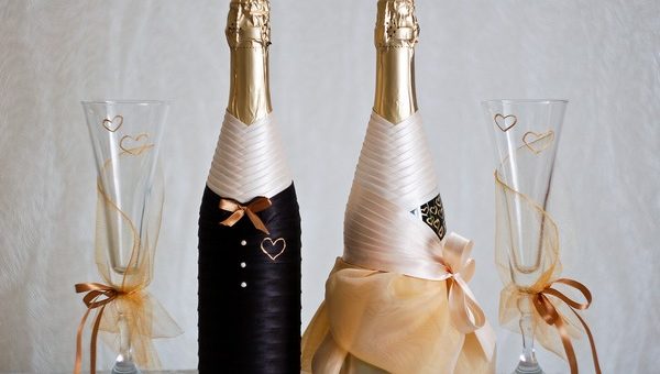 Как украсить бутылку тканью своими руками – Декор бутылок своими руками, или Как преобразить бутылки в оригинальное украшение декора