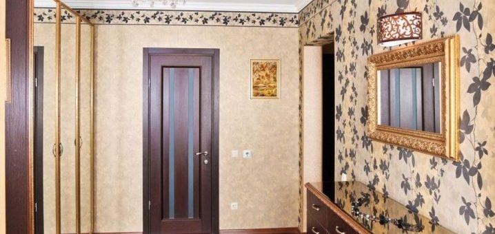 Какие обои клеить в коридоре фото – модные идеи-2018 дизайна прихожей в квартире в темных и цветных тонах, какие выбрать цвета в «хрущевку»