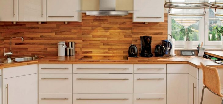 Каминная вытяжка в интерьере кухни фото