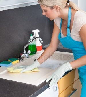 Картинки на кухне – Картинки уборка на кухне, Стоковые Фотографии и Роялти-Фри Изображения уборка на кухне