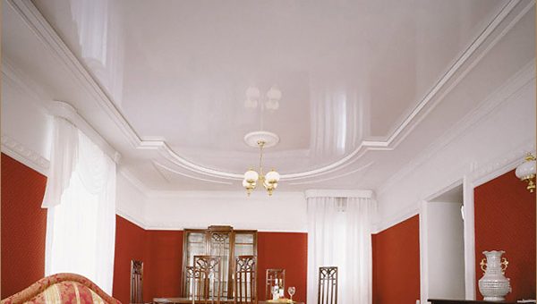 Красный натяжной глянцевый потолок фото – Красные глянцевые натяжные потолки: фото | Мос Силинг — установка натяжных потолков в Москве и Подмосковье