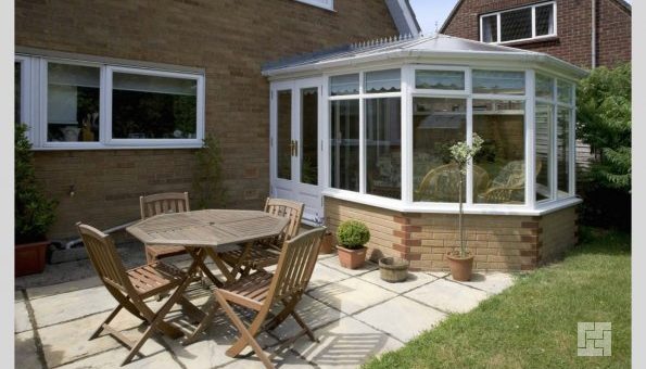 Крыльцо с площадкой и навесом своими руками – Крыльцо для частного дома — как сделать своими руками, из металла, дерева, кирпича, кованное, из бетона, варианты с поликарбонатом, козырьком, навесом, строительство ступеней, проекты + фото и видео