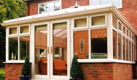 Крыльцо закрытое в частном доме – Вход в дом — на фото крыльцо закрытого типа сбоку и внутри, сделанное своими руками из стеклопакетов, поликарбоната и других матриалов!