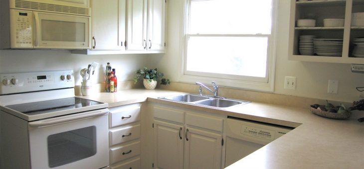 Кухня на окно