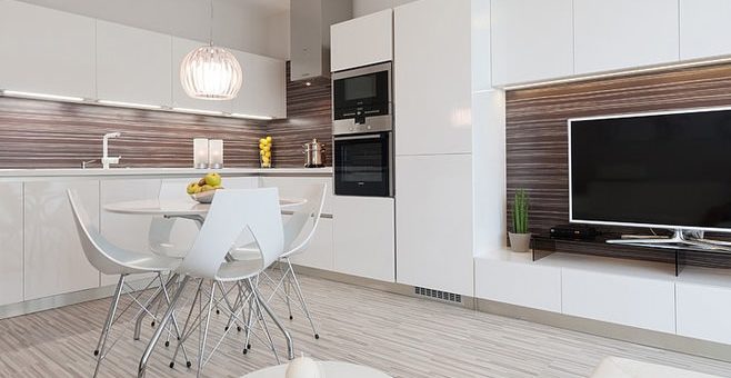 Кухня переходящая в гостиную