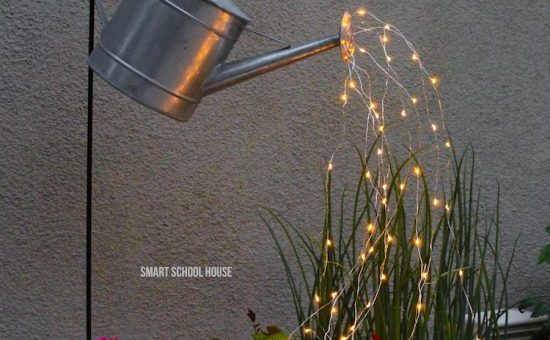 Лейка в декоре сада