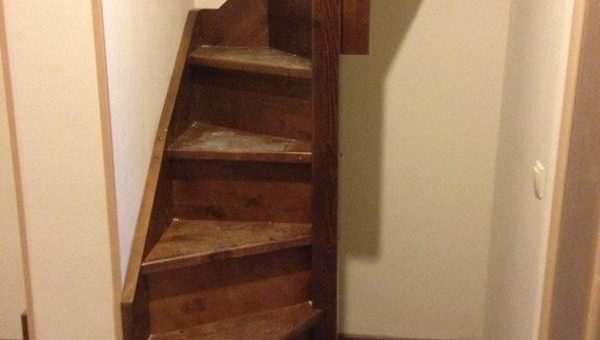 Малогабаритные лестницы на второй этаж – Деревянные винтовые малогабаритные лестницы — фото, чертежи, цены в Санкт-Петербурге, Москве и других городах России