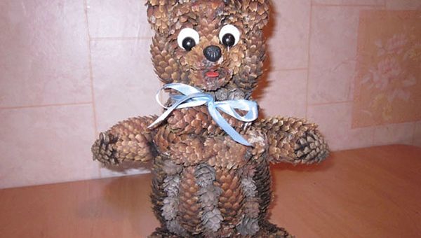 Медведь из шишек большой – Как сделать большого медведя из природного материала. Медведь из шишек. Корзиночки из шишек
