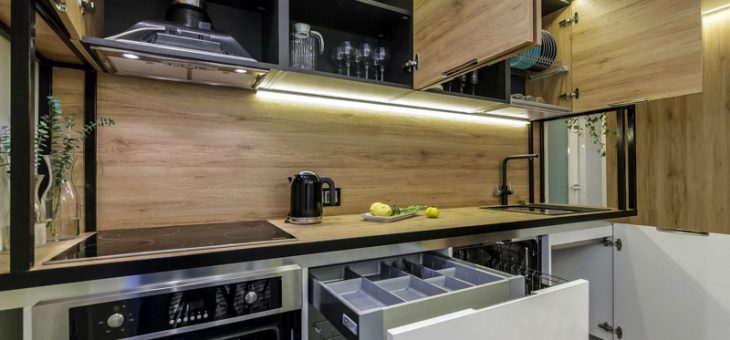 Над плитой фартук – Чем закрыть пластиковый фартук над газовой плитой. Материалы для кухонных фартуков