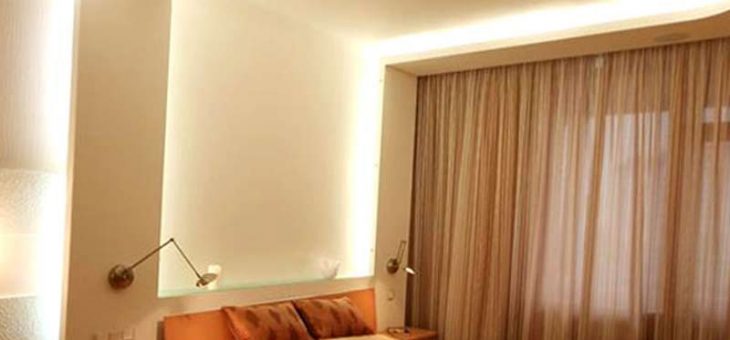 Натяжной потолок какой выбрать в спальню – Какой потолок лучше сделать в спальне: виды дизайнов парящих потолков в современном стиле (фото), красивые дизайнерские потолки в частном доме, оформление натяжных потолков