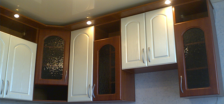 Натяжной потолок в хрущевке на кухне фото – Натяжные потолки для кухни в «хрущёвке», что же выбрать? | Мос Силинг — установка натяжных потолков в Москве и Подмосковье