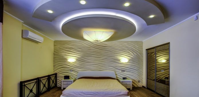 Натяжные потолки в маленькой спальне фото – идеи дизайна-2018 и освещения одноуровневых потолочных покрытий с 3D рисунком, виды и примеры красивых изделий в интерьере