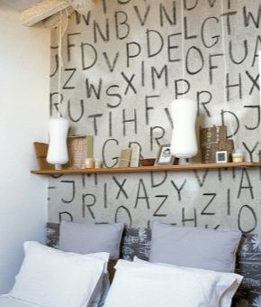 Обои для стен с текстом – красивые покрытия для стен со смыслом в интерьере дома, как подобрать по стилю комнаты