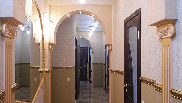 Обои в коридоре в полоску фото – Обои для прихожей и коридора (30 фото): материалы, цвета, комбинирование