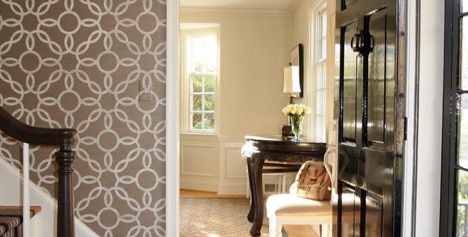 Обои в прихожей