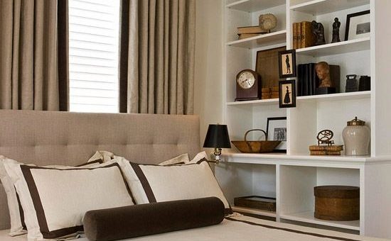 Обустройство маленькой спальни – фото интерьера в квартире 2017 года, как обустроить и спланировать, обставить комнату, новинки