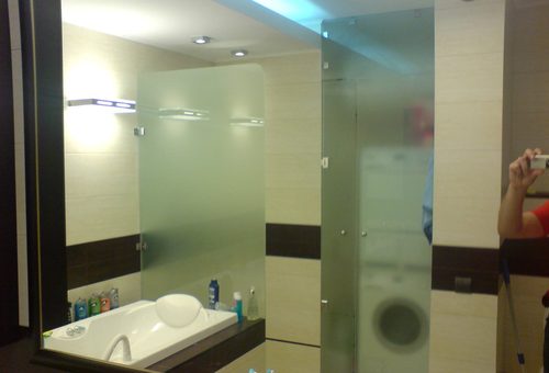 Перегородка стеклянная в ванную комнату – инструкция по изготовлению. Изготовление стеклянной перегородки для ваннойИнформационный строительный сайт |