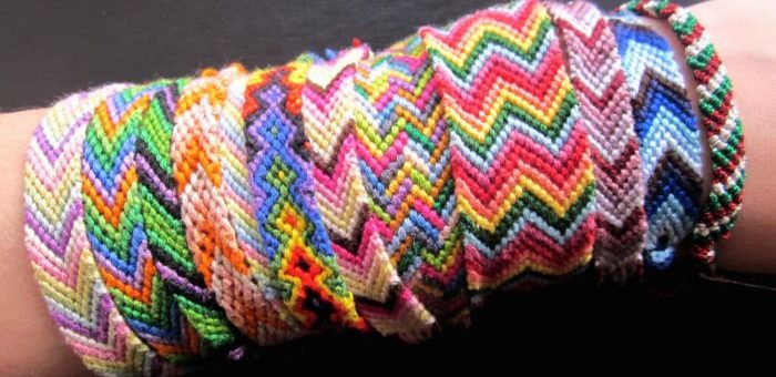 Плетение из цветных трубочек для начинающих пошагово – Видео-урок плетение фенечки из трубочек (резиновых трубочек) смотреть онлайн