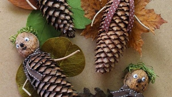 Подделка на тему осень из шишек – Детские осенние поделки своими руками из природного материала и фетра: мастер-классы с фото для садика и школы
