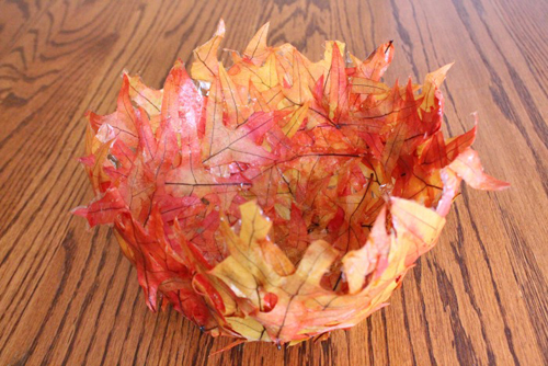 Поделка из листьев ваза с листьями