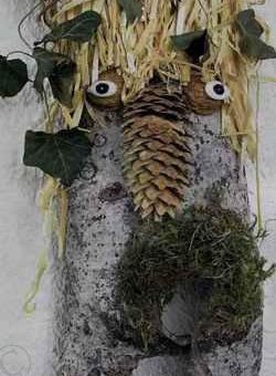 Поделка из шишек баба яга – Леший и Баба-яга — ручные поделки из природного материала — коры, соломы, шишек, фото, описание / Поделки из природного материала своими руками для детей — из шишек, из спичек, из ракушек