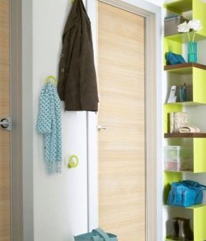 Полочка под – настенная и навесная полочка в коридор для головных уборов и ключей с вешалкой