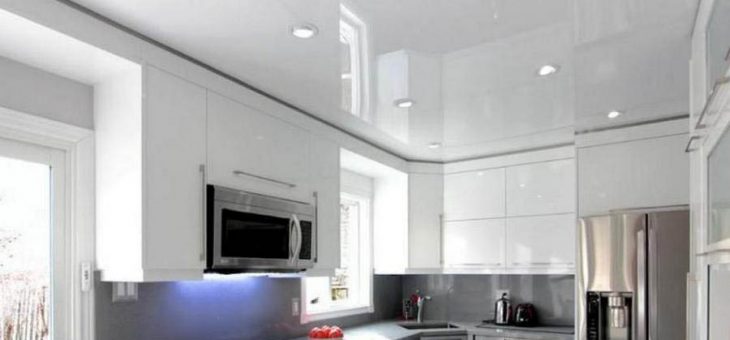 Потолки на кухню навесные фото – Потолки натяжные фото для кухни фото – Фотопримеры с различными вариантами дизайна кухонь с натяжными потолками: 70 фото