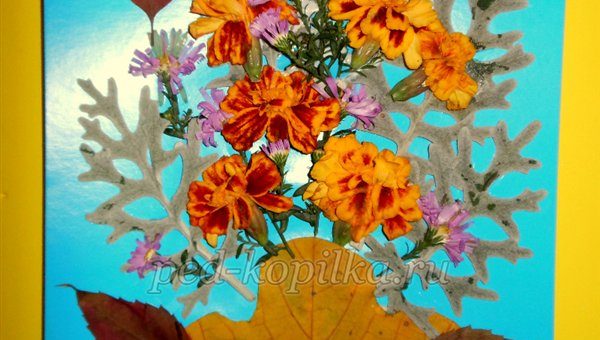 Работа из листьев – Урок «Работа с природным материалом. Аппликация из сухих листьев цветов «Подарок маме»»