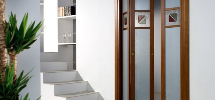 Раздвижные двери деревянные межкомнатные – складные, раздвижные, белые, гармошка, со стеклом, видео-инструкция по монтажу своими руками, ремонт, чем покрыть, по ГОСТу, фото и цена