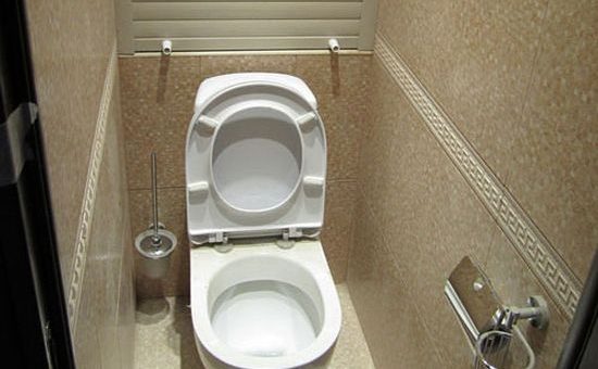 Размеры туалетной комнаты – минимальная площадь уборной и ванной комнаты в квартире по ГОСТу, стандартные габариты санузла в «хрущевке» и в частном доме