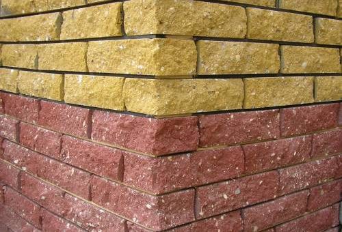 Рваный камень фото – Рваный камень, что это такое, как выбрать, правила кладки, полезные советы. Виды рваного камня, методы укладки, полезные советы. Что такое рваный камень, разновидности, укладка