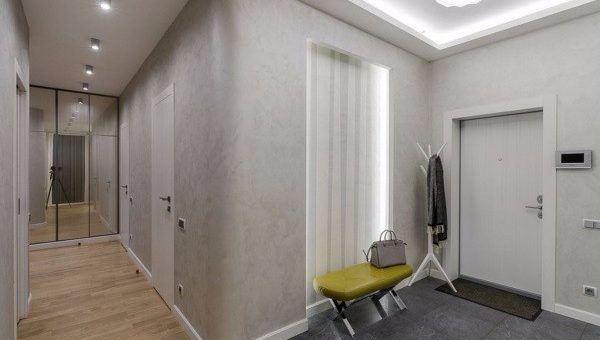 Серые обои в коридор