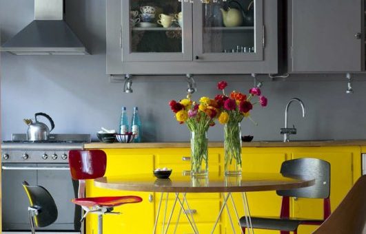 Серый цвет в интерьере кухни с чем сочетается